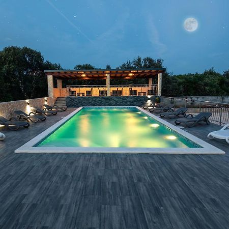 Apartments Karen Винишче Экстерьер фото