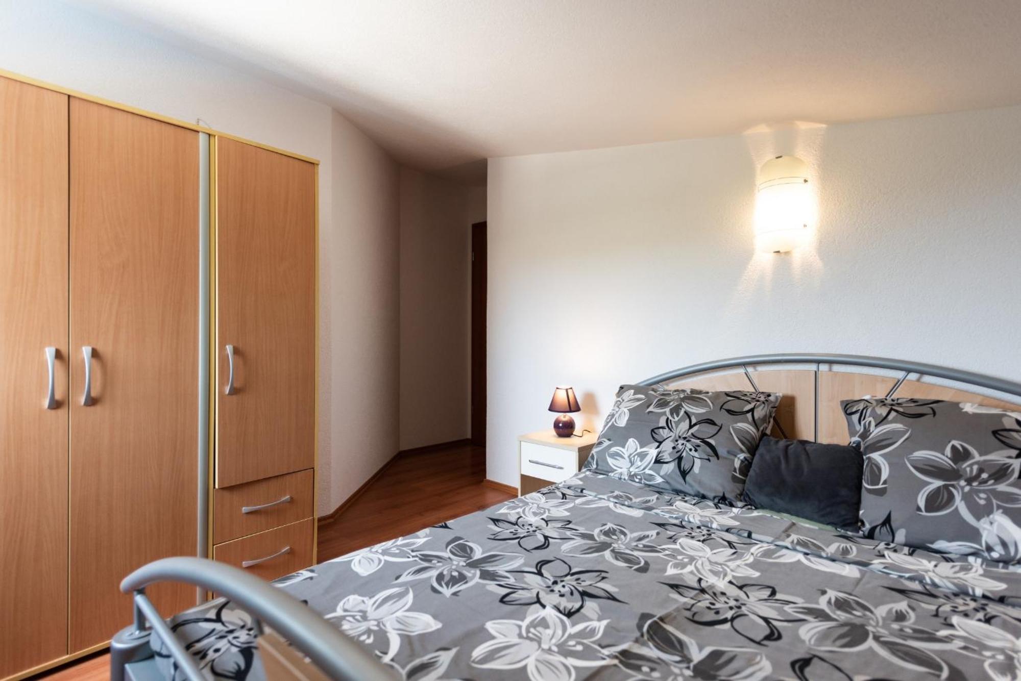 Apartments Karen Винишче Экстерьер фото