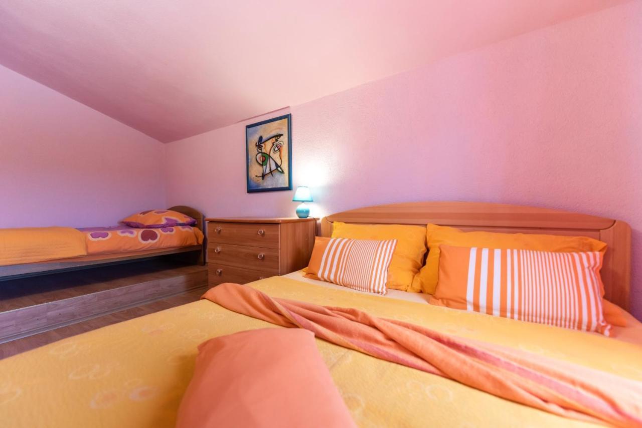 Apartments Karen Винишче Экстерьер фото