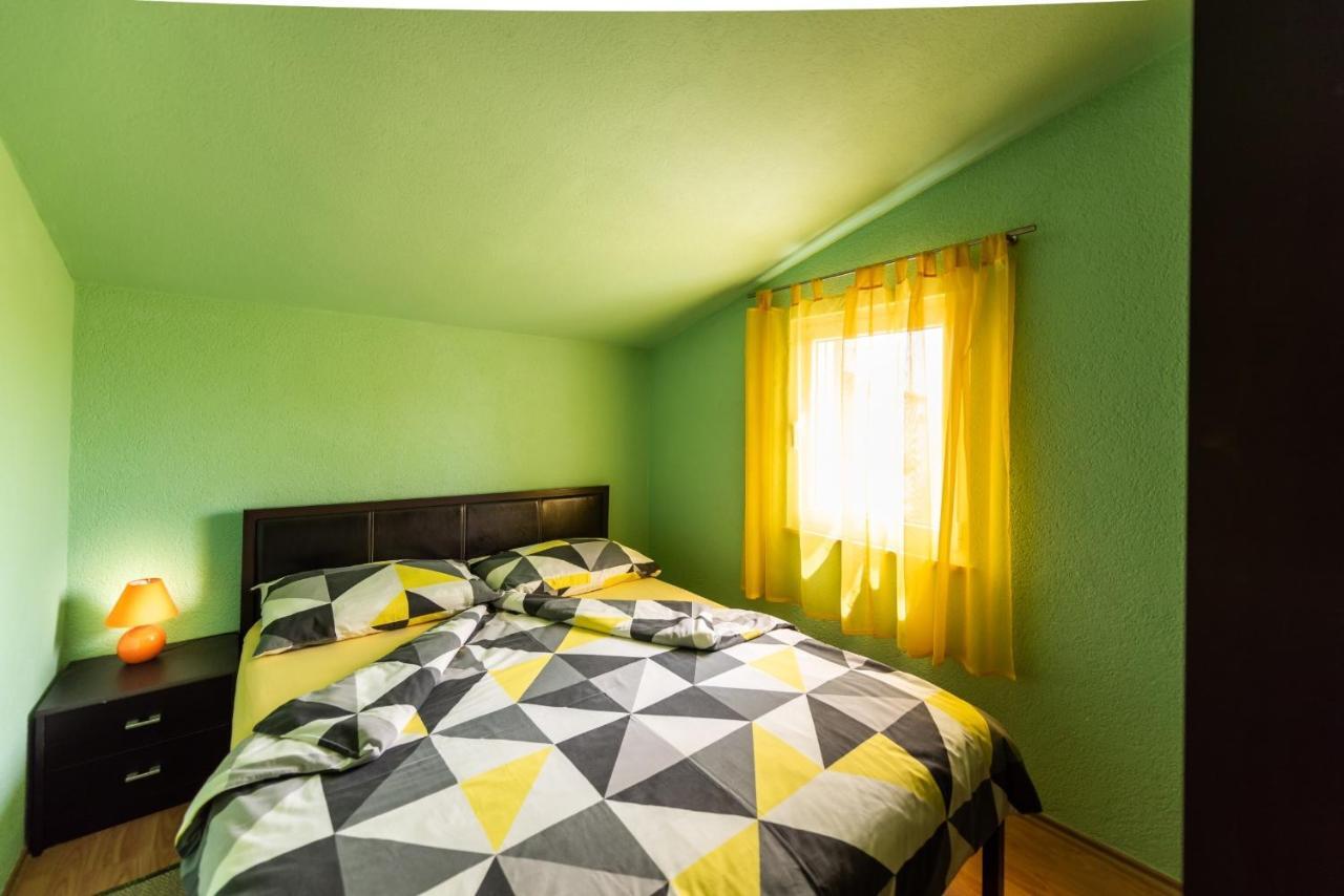 Apartments Karen Винишче Экстерьер фото