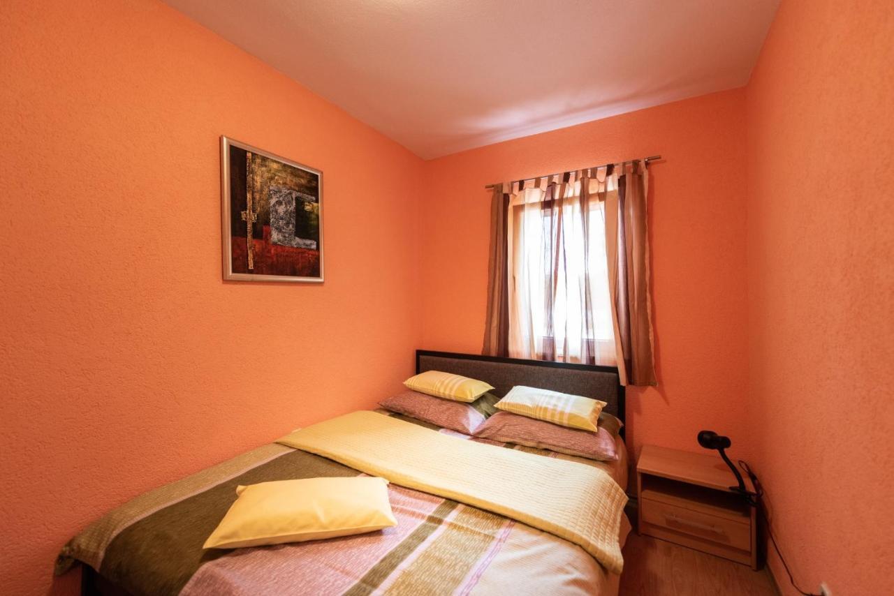Apartments Karen Винишче Экстерьер фото