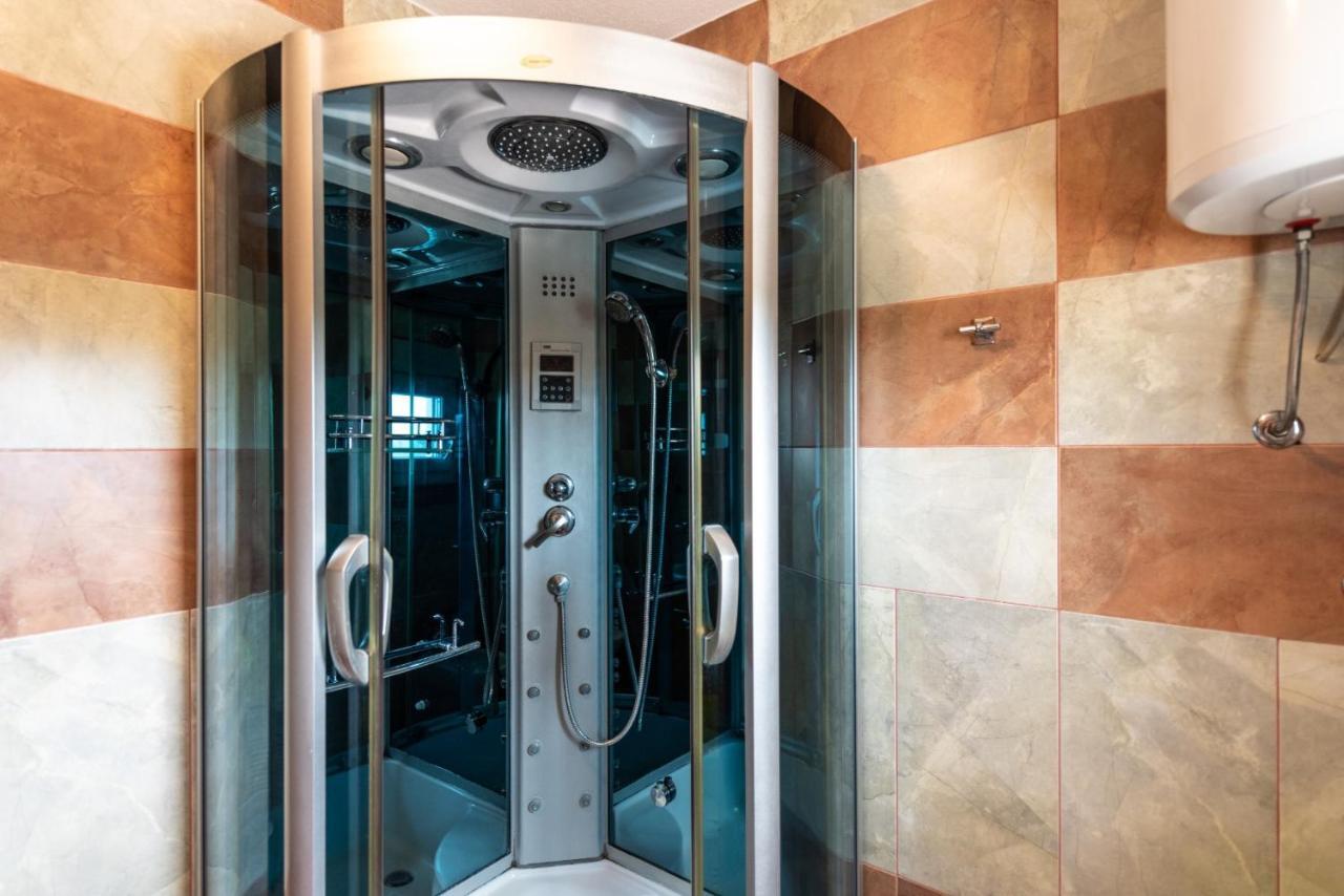 Apartments Karen Винишче Экстерьер фото